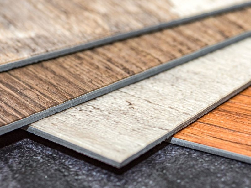 Choosing between Vinyl and Luxury Vinyl Flooring