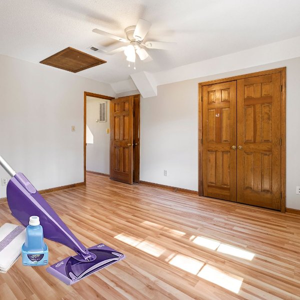 Swiffer on clean hardwood flooring