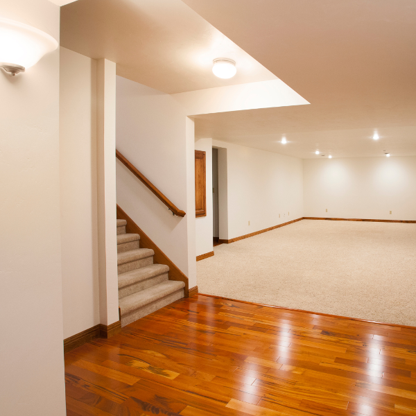 Carpet and Hardwood flooring in an large room